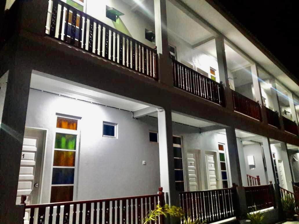 Lakse Inn Homestay Kampong Pengkalan Maras Ngoại thất bức ảnh