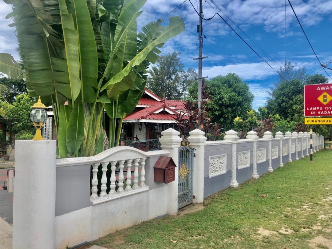 Lakse Inn Homestay Kampong Pengkalan Maras Ngoại thất bức ảnh